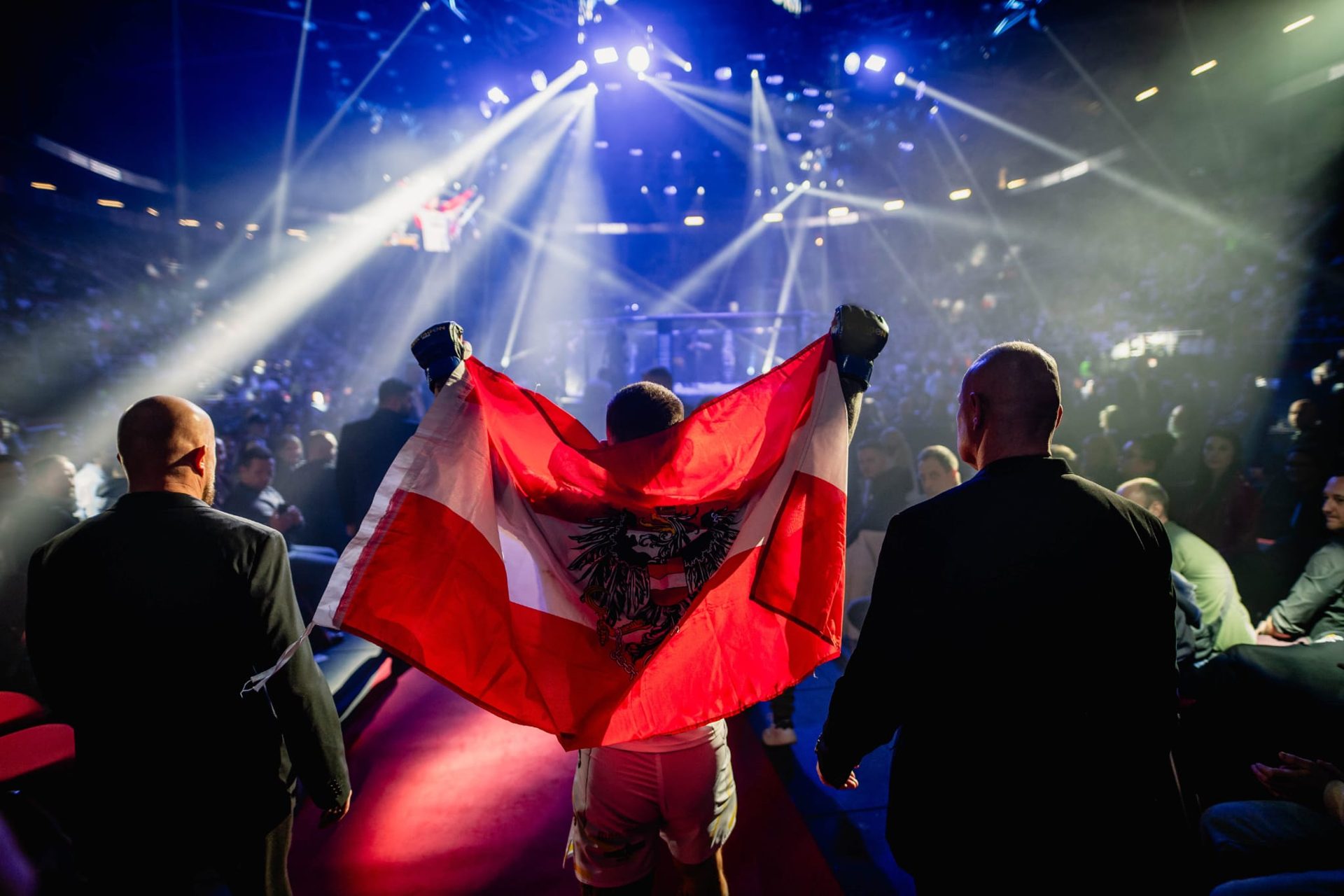 Walkout mit Österreich-Flagge